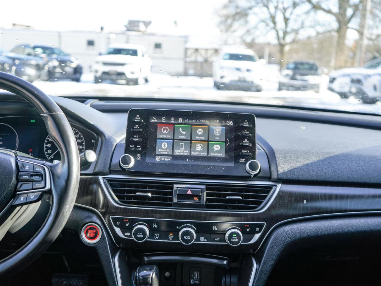 2018 Honda Accord TOURING | NO ACCIDENTS | NAV | LEATHER | SUNROOF Photo