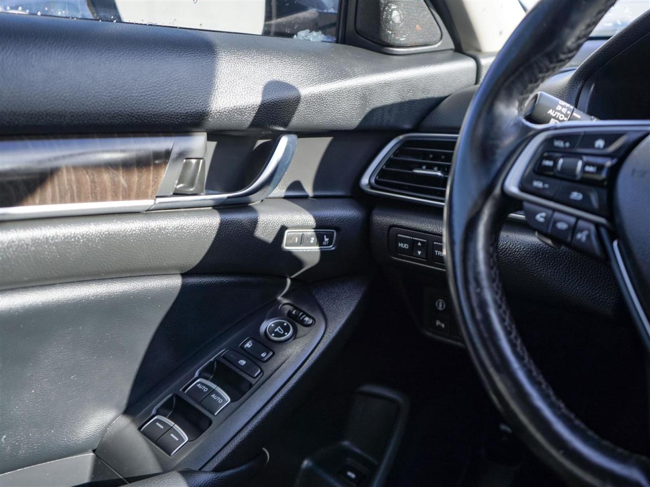 2018 Honda Accord TOURING | NO ACCIDENTS | NAV | LEATHER | SUNROOF Photo