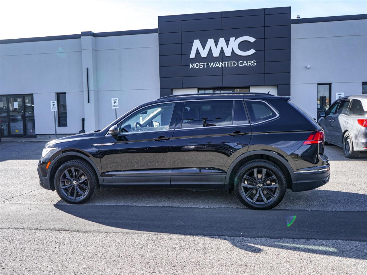 2024 Volkswagen Tiguan COMFORTLINE AWD | PANORAMIC ROOF | LEATHER Photo