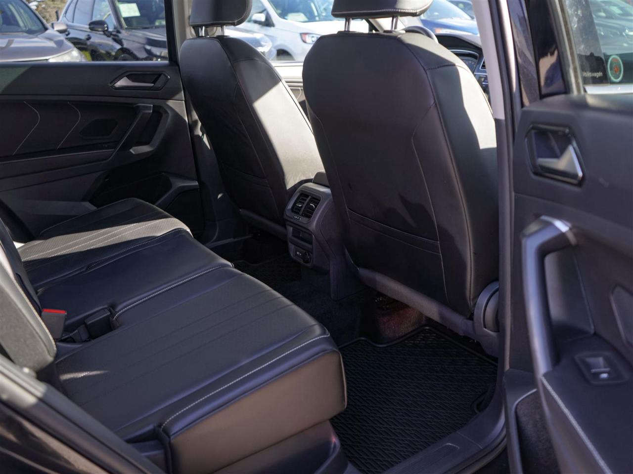 2024 Volkswagen Tiguan COMFORTLINE AWD | PANORAMIC ROOF | LEATHER Photo