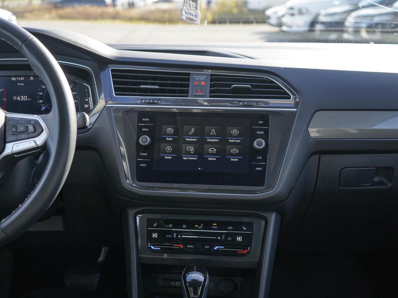 2024 Volkswagen Tiguan COMFORTLINE AWD | PANORAMIC ROOF | LEATHER Photo