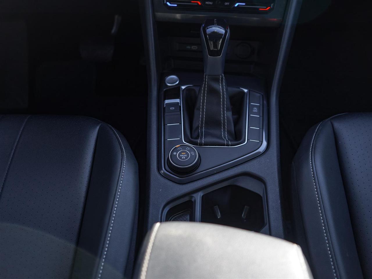 2024 Volkswagen Tiguan COMFORTLINE AWD | PANORAMIC ROOF | LEATHER Photo