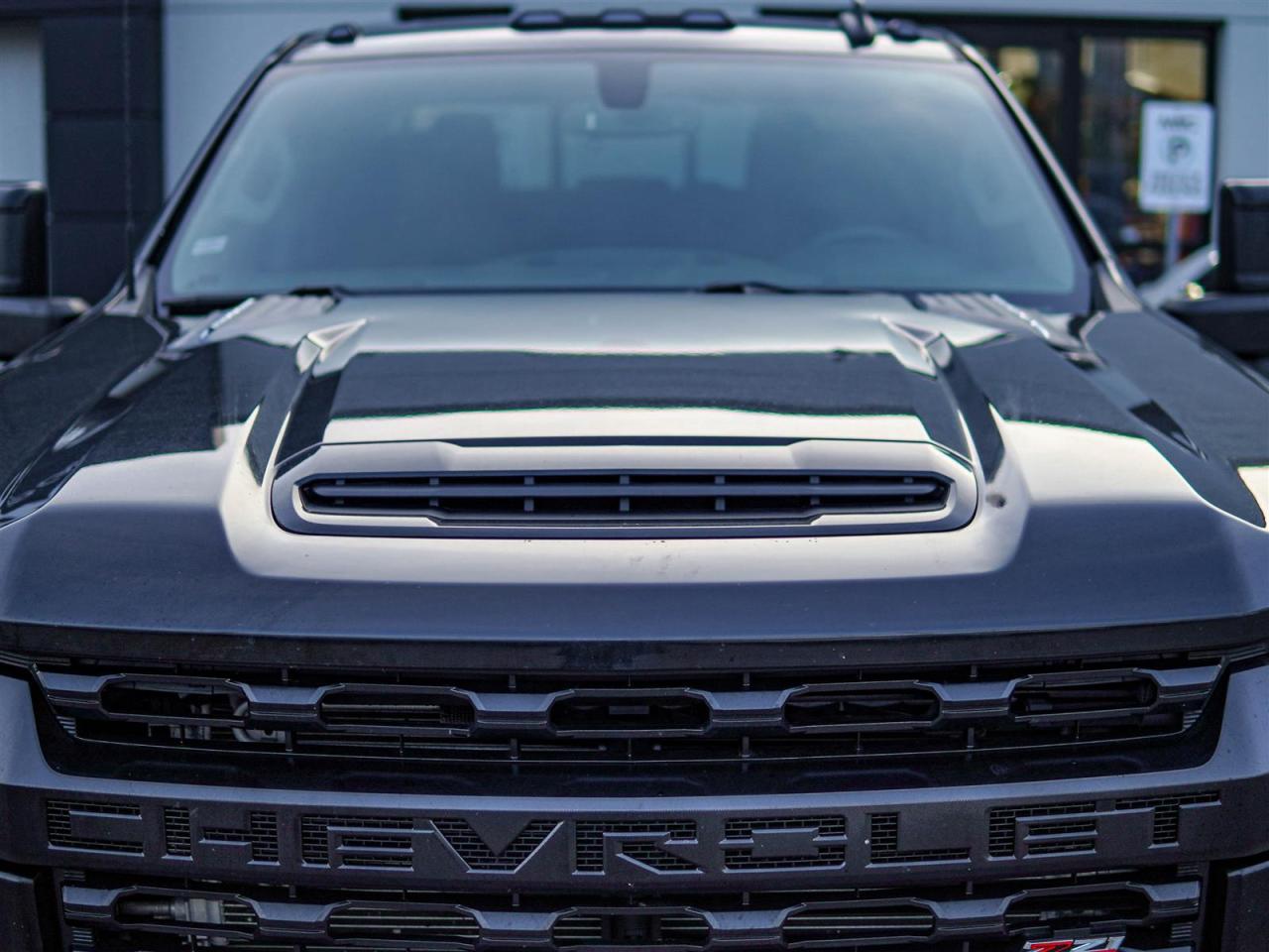 2022 Chevrolet Express 2500 HD LT CREW CAB | 4X4 | TOW PACKAGE | SUNROOF Photo