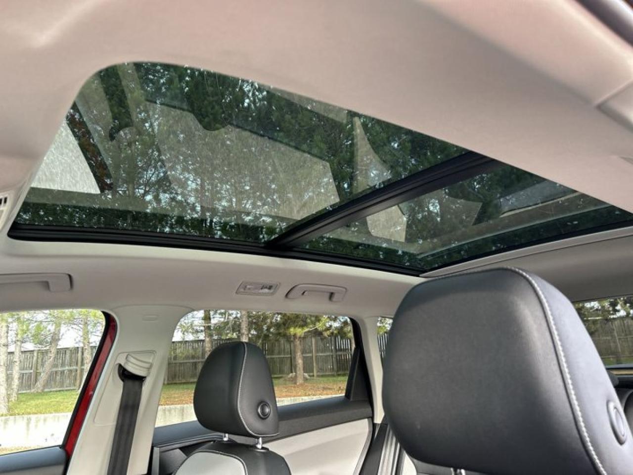 2023 Volkswagen Taos Highline 4MOTION Photo