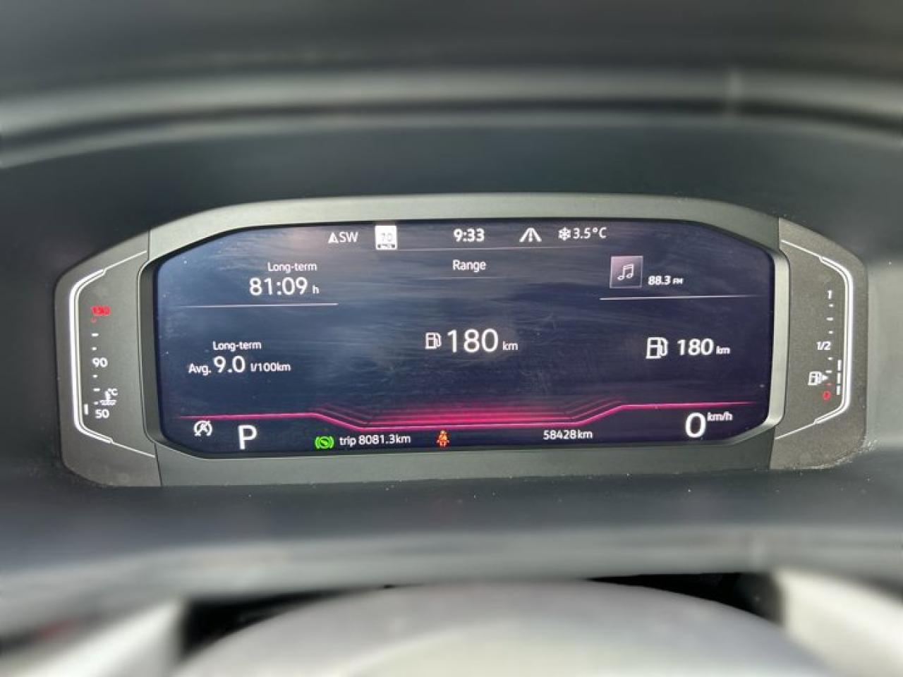 2023 Volkswagen Taos Highline 4MOTION Photo