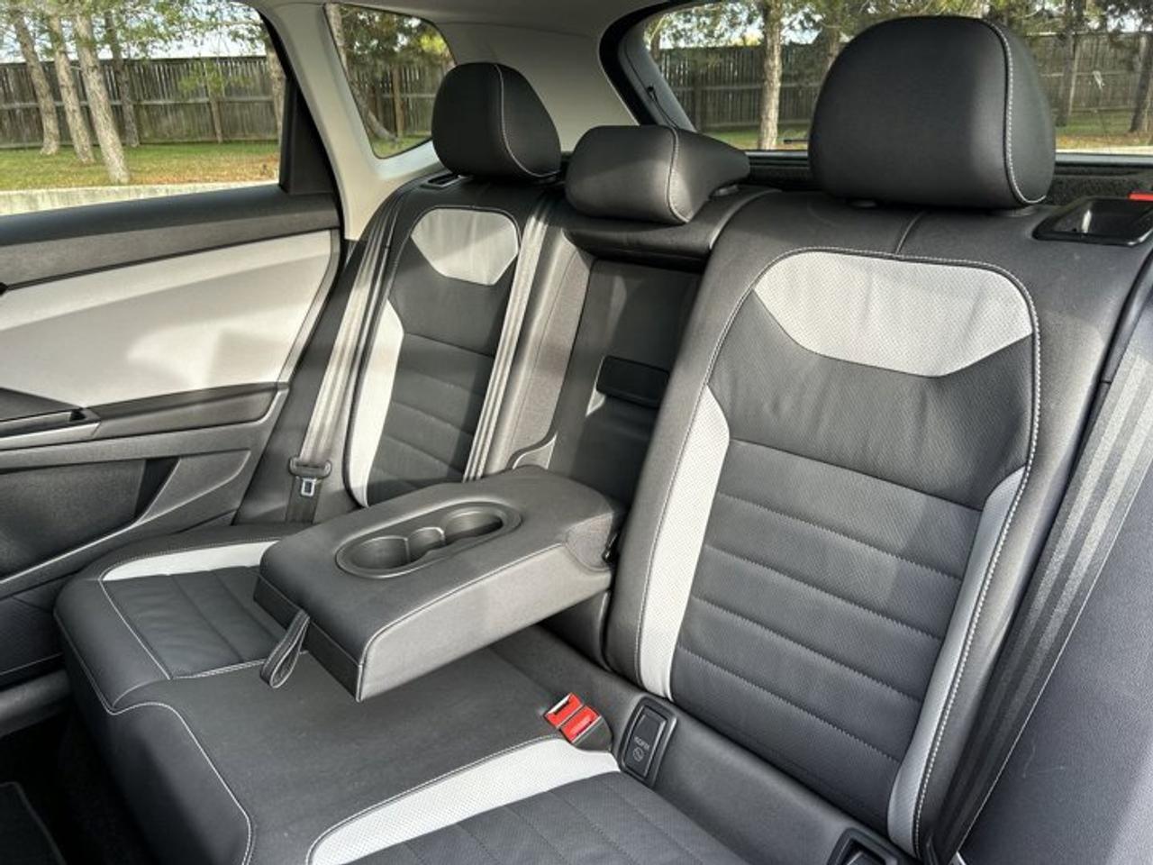 2023 Volkswagen Taos Highline Photo