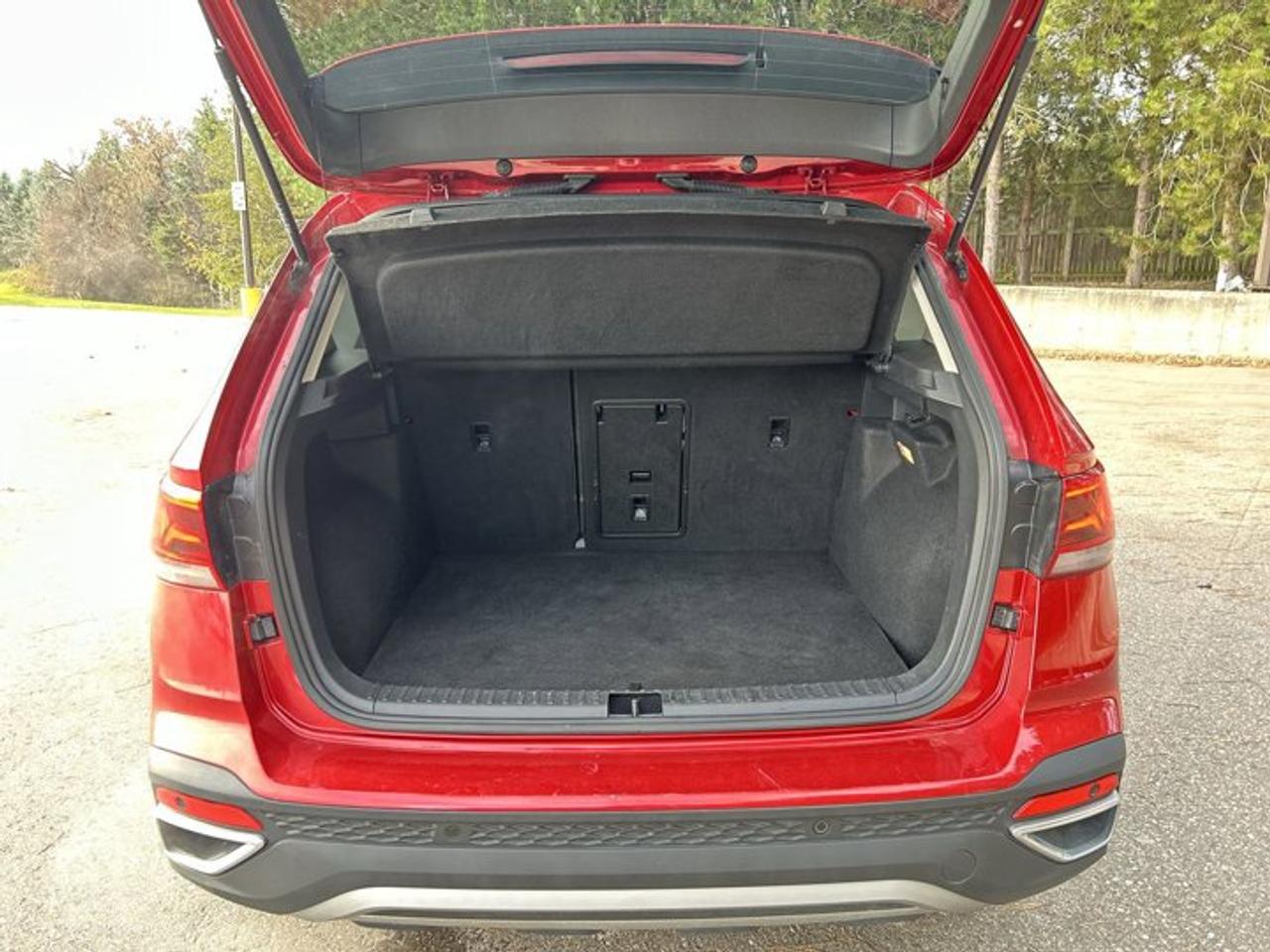 2023 Volkswagen Taos Highline Photo