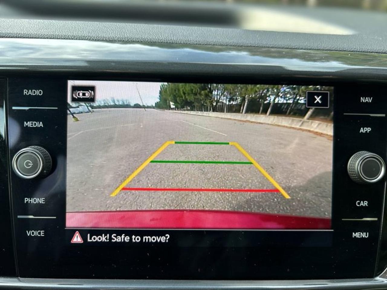 2023 Volkswagen Taos Highline Photo