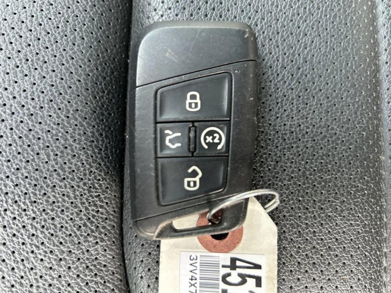 2023 Volkswagen Taos Highline Photo