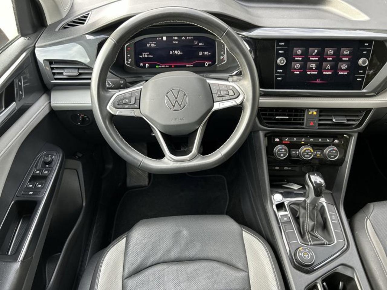 2023 Volkswagen Taos Highline Photo