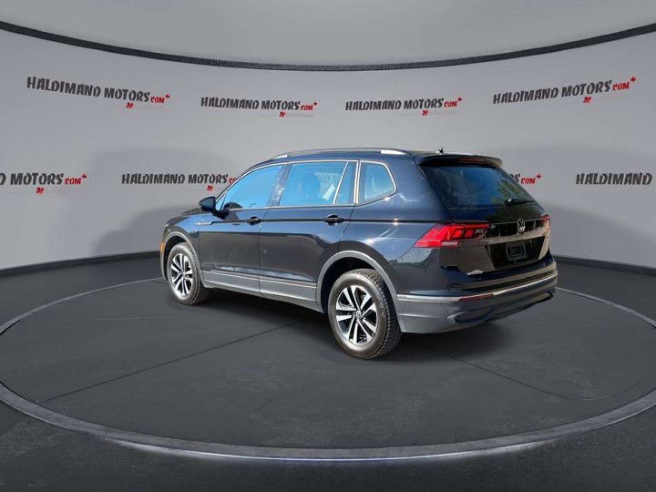 2022 Volkswagen Tiguan Trendline 4Motion Photo