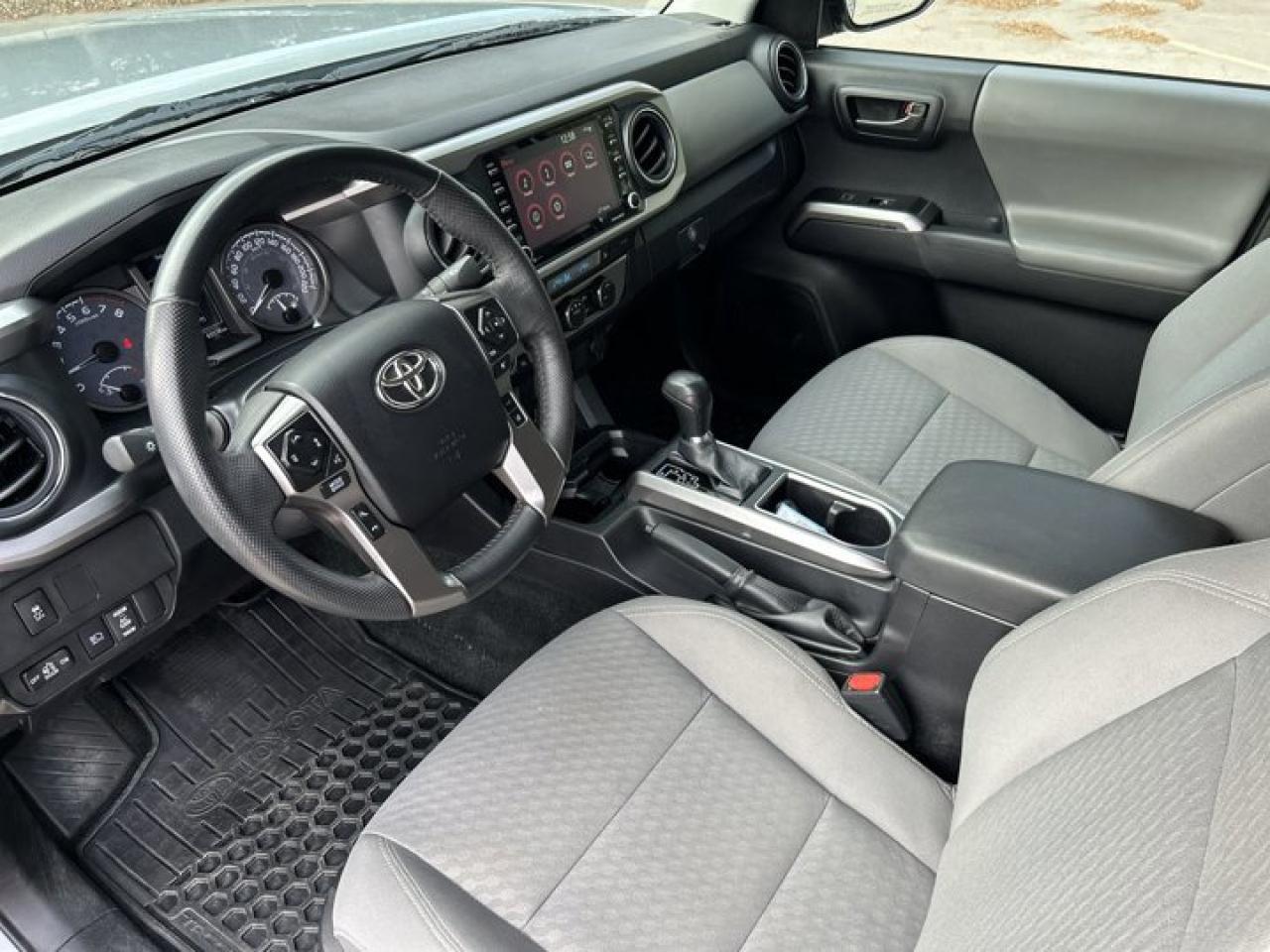 2023 Toyota Tacoma SR5 DOUBLE CAB 4X4 Photo