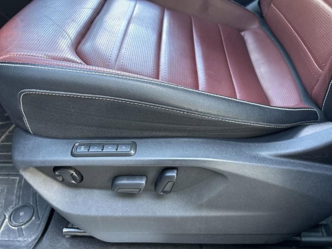 2023 Volkswagen Atlas Cross Sport Execline AWD | Leather Seats | AC Seats | Remote Start Photo