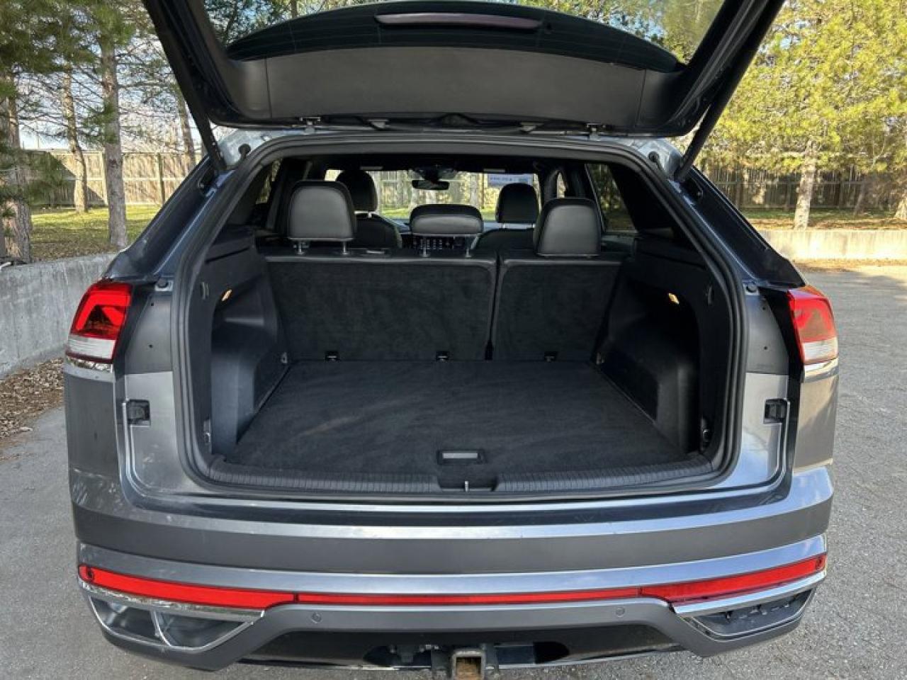 2023 Volkswagen Atlas Cross Sport Execline AWD | Leather Seats | AC Seats | Remote Start Photo