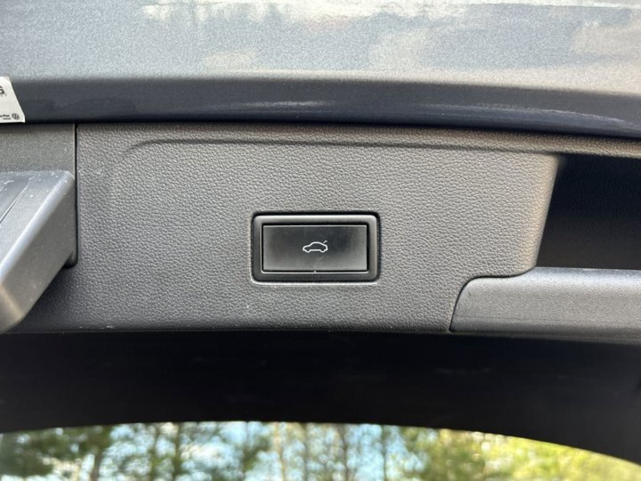 2023 Volkswagen Atlas Cross Sport Execline AWD | Leather Seats | AC Seats | Remote Start Photo