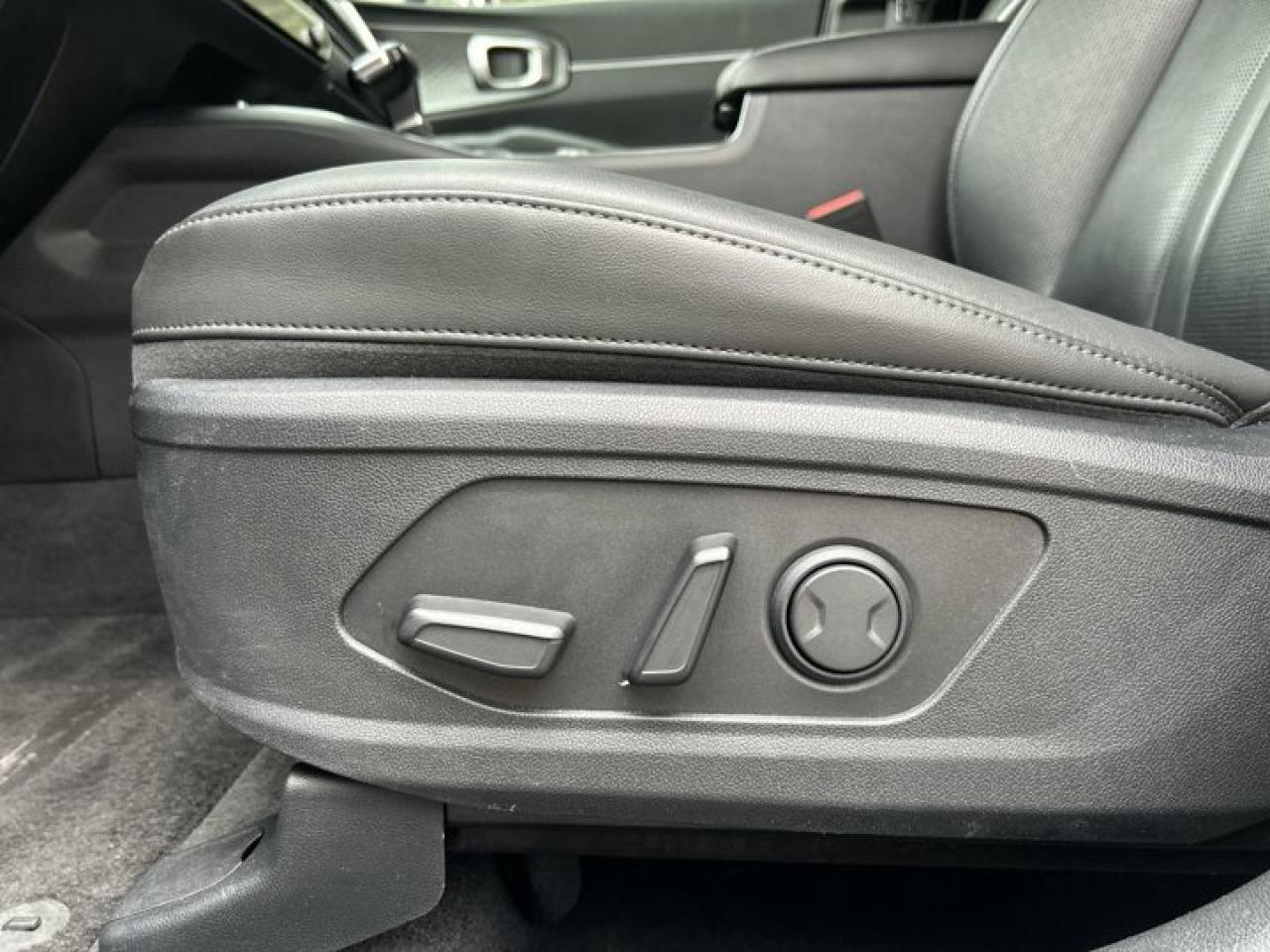 2024 Kia Sorento EX-L AWD | Remote Start | Leather Seats | Heated Seats Photo