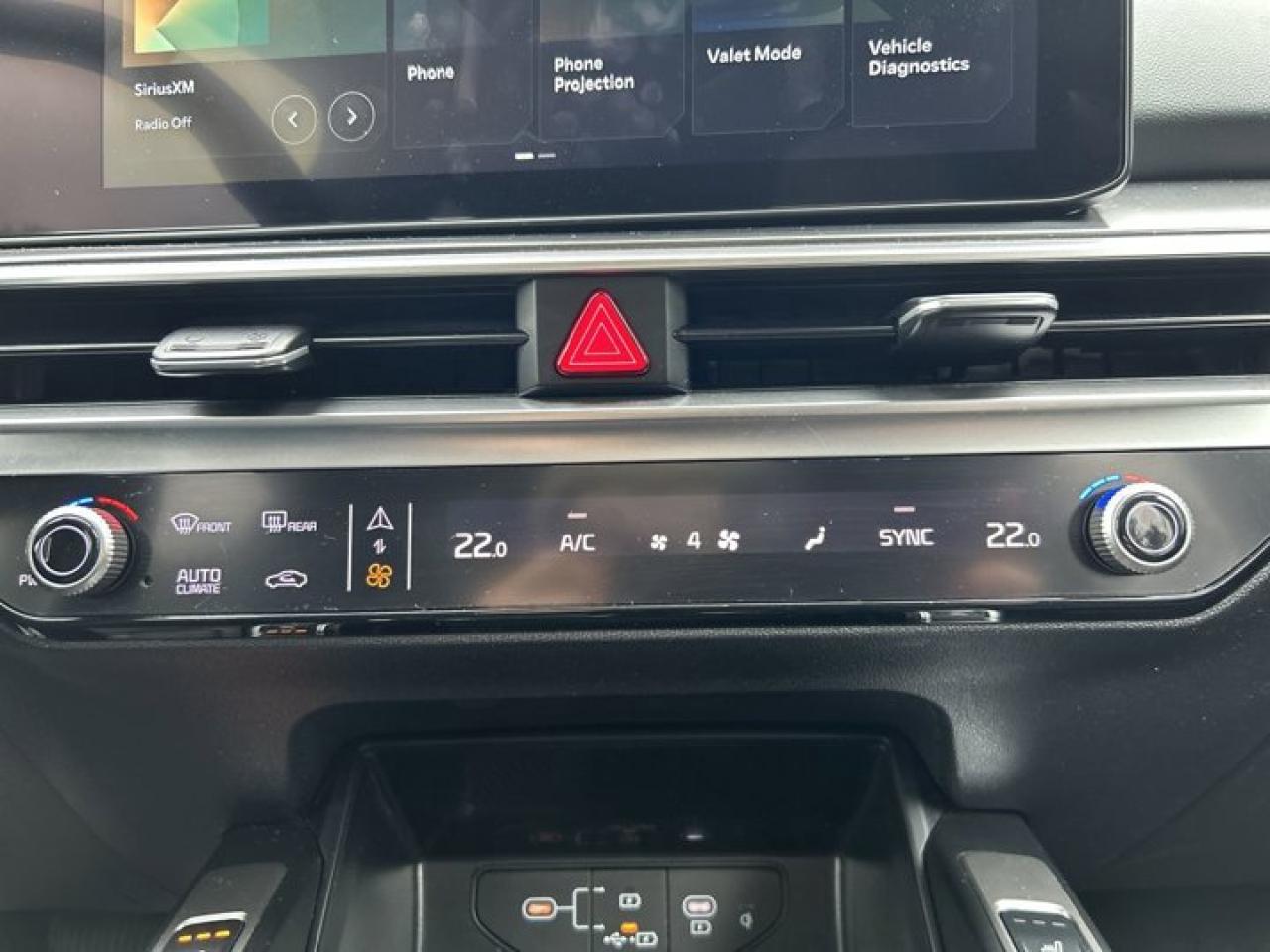 2024 Kia Sorento EX-L AWD | Remote Start | Leather Seats | Heated Seats Photo