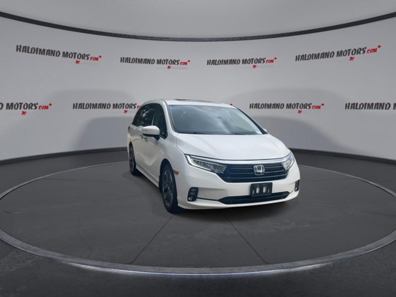 2024 Honda Odyssey Touring |  Sunroof | Leather Seats | Remote Start| AC Seats Photo