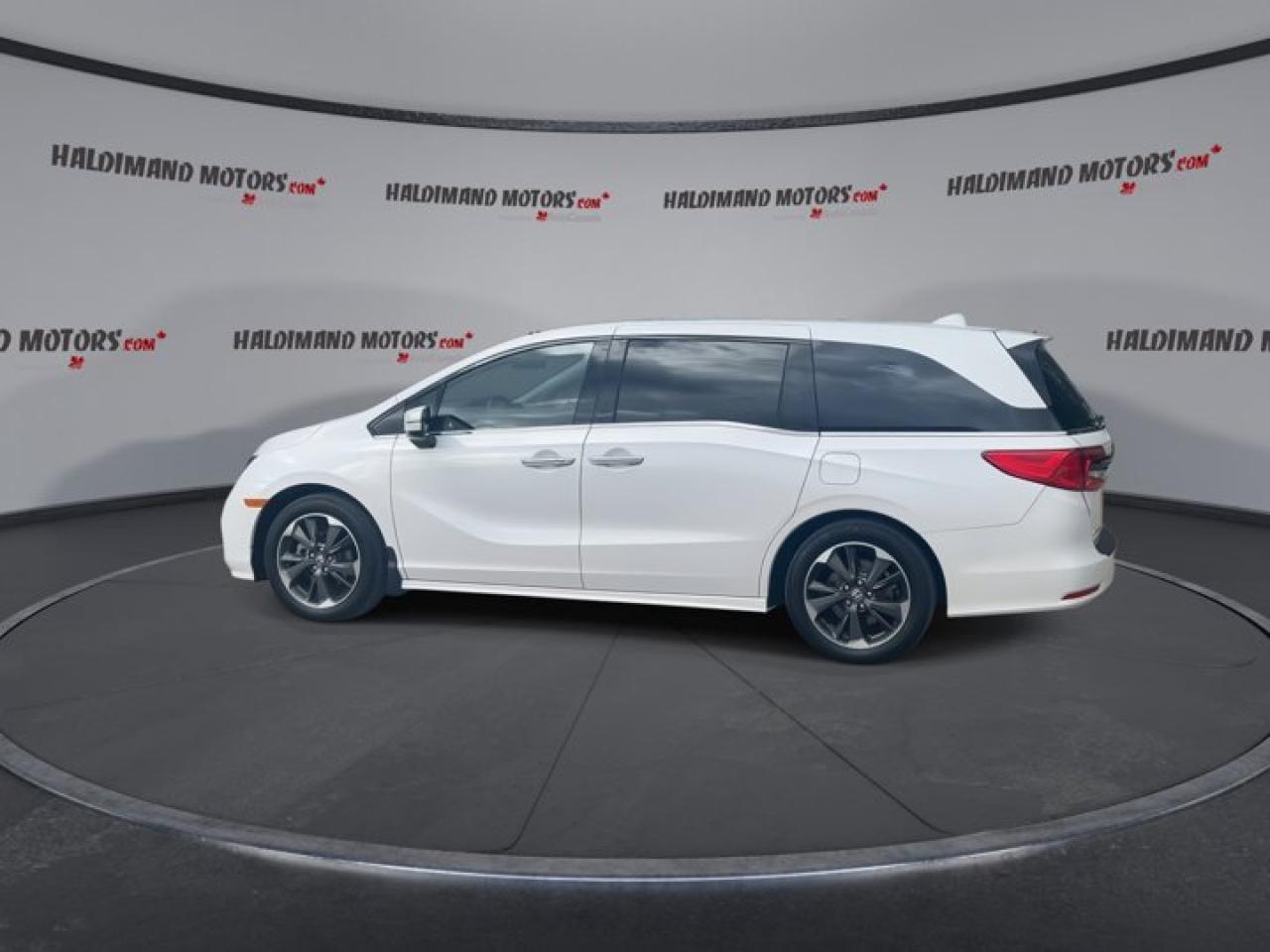 2024 Honda Odyssey Touring |  Sunroof | Leather Seats | Remote Start| AC Seats Photo