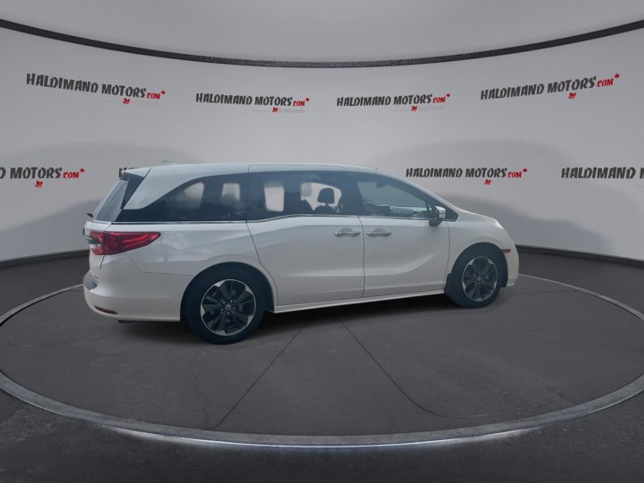 2024 Honda Odyssey Touring |  Sunroof | Leather Seats | Remote Start| AC Seats Photo