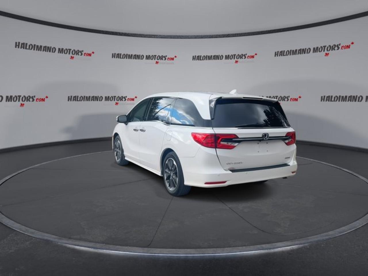 2024 Honda Odyssey Touring |  Sunroof | Leather Seats | Remote Start| AC Seats Photo