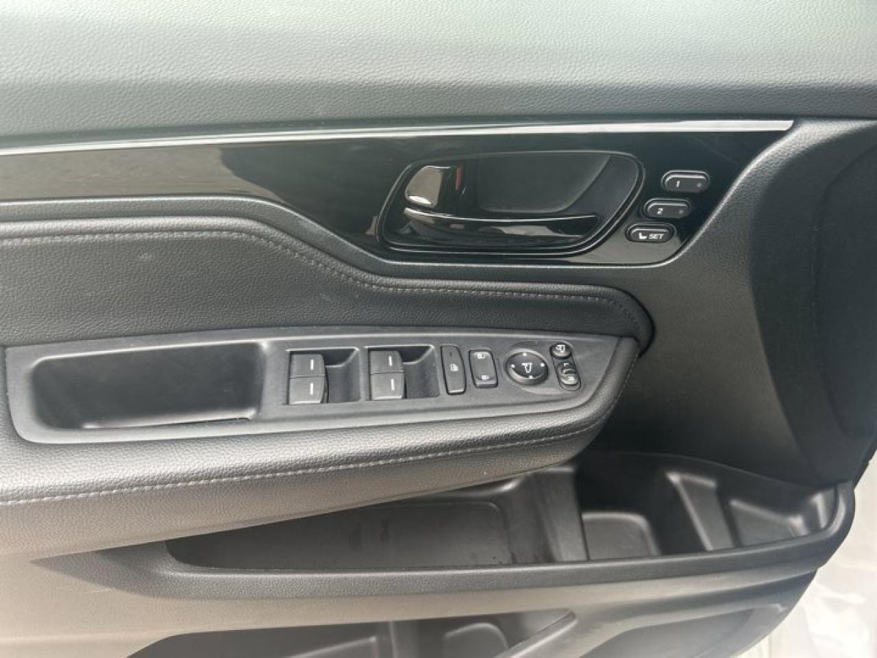 2024 Honda Odyssey Touring |  Sunroof | Leather Seats | Remote Start| AC Seats Photo