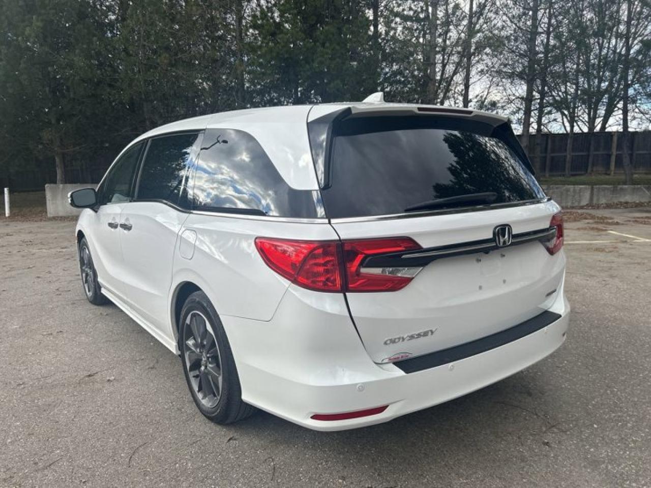2024 Honda Odyssey Touring |  Sunroof | Leather Seats | Remote Start| AC Seats Photo