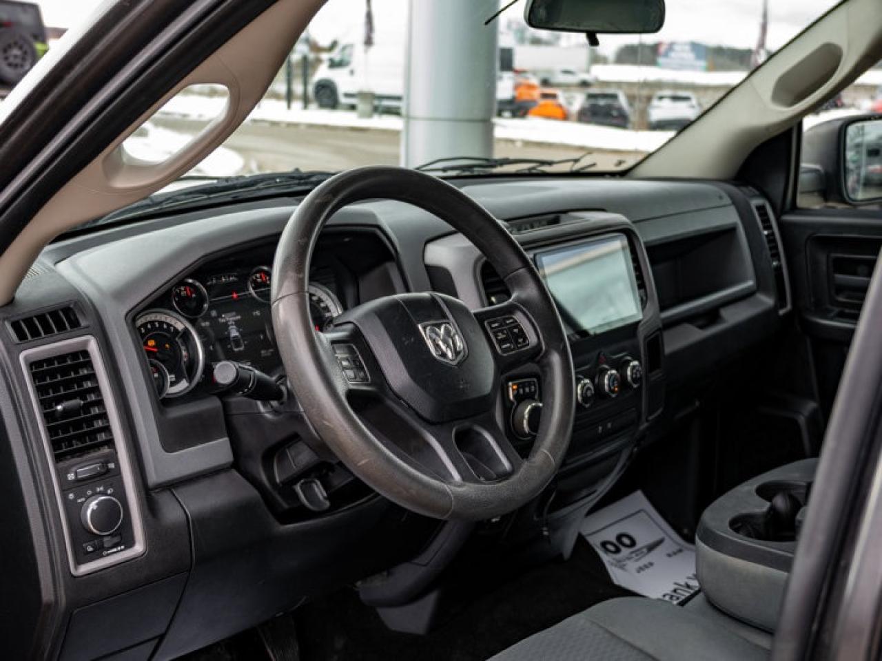 2014 RAM 1500 ST Photo2