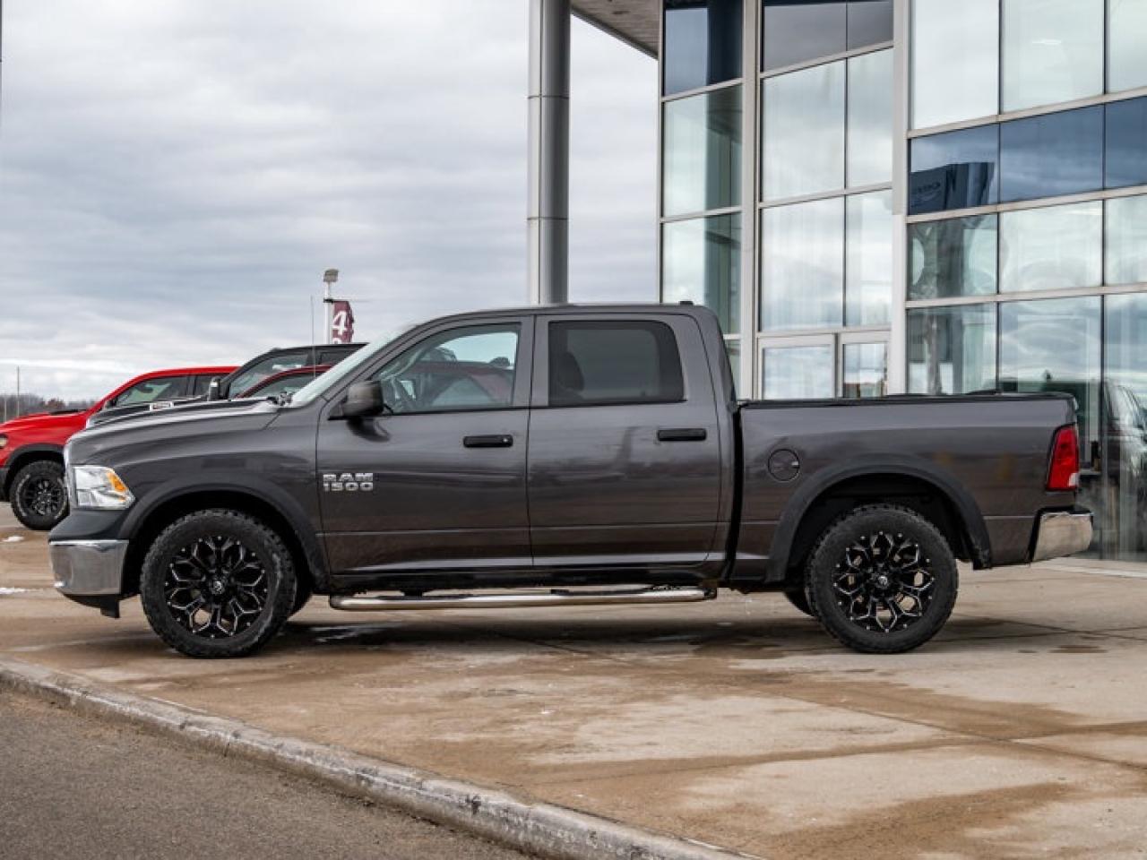 2014 RAM 1500 ST Photo4