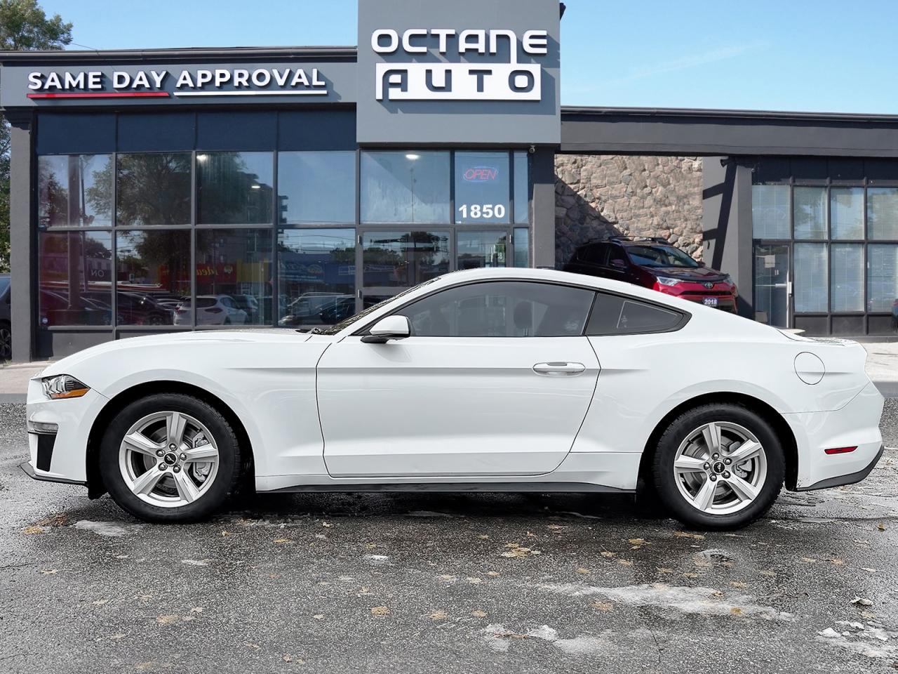 2018 Ford Mustang ECOBOOST COUPE Photo2
