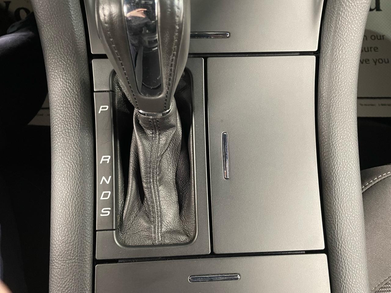 2014 Ford Taurus 4dr Sdn SEL AWD Photo19