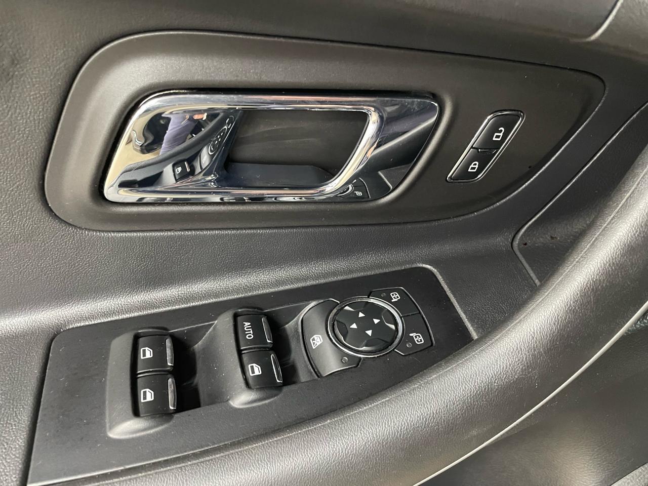 2014 Ford Taurus 4dr Sdn SEL AWD Photo12