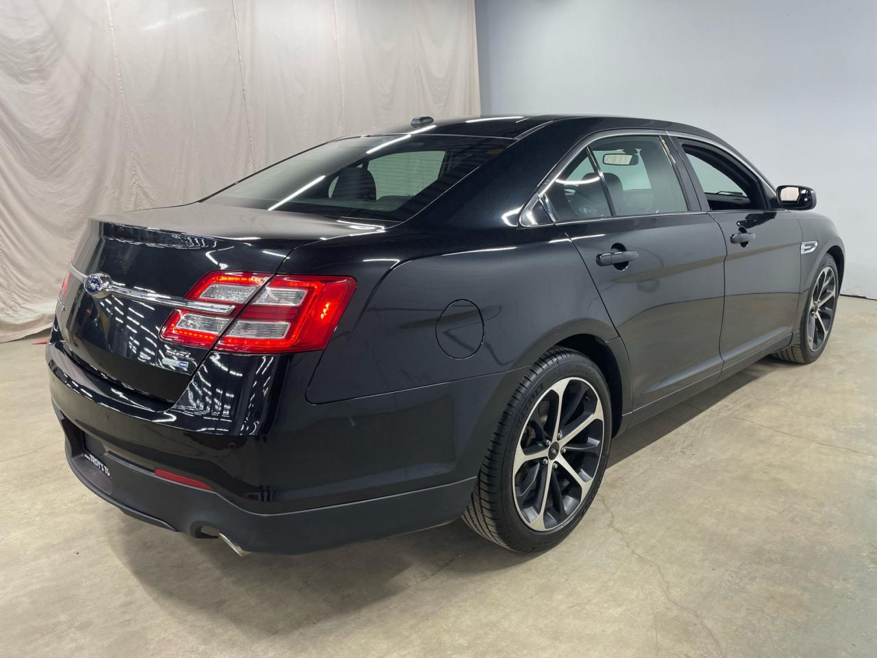 2014 Ford Taurus 4dr Sdn SEL AWD