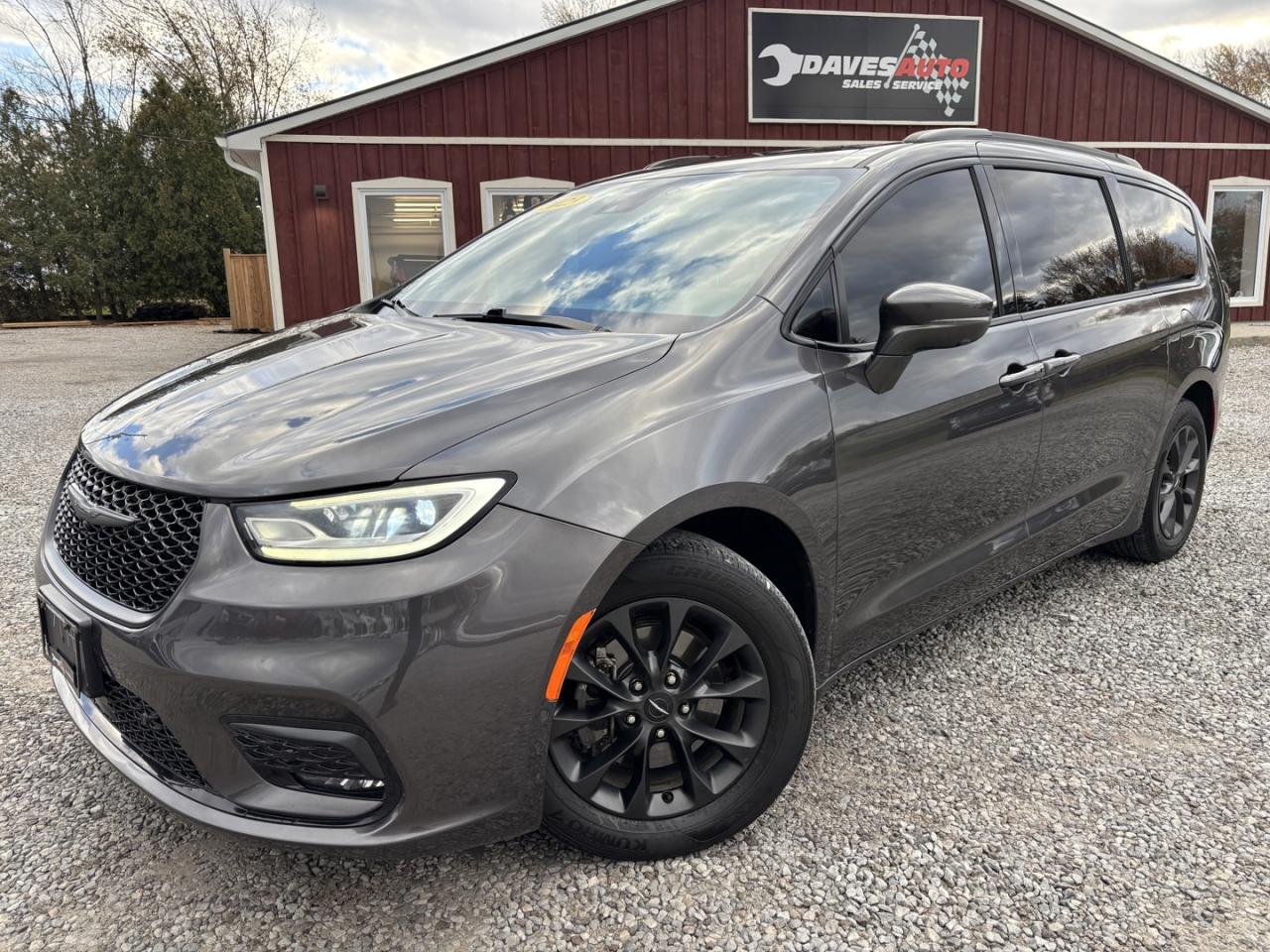 Used 2021 Chrysler Pacifica Limited for sale in Dunnville, ON