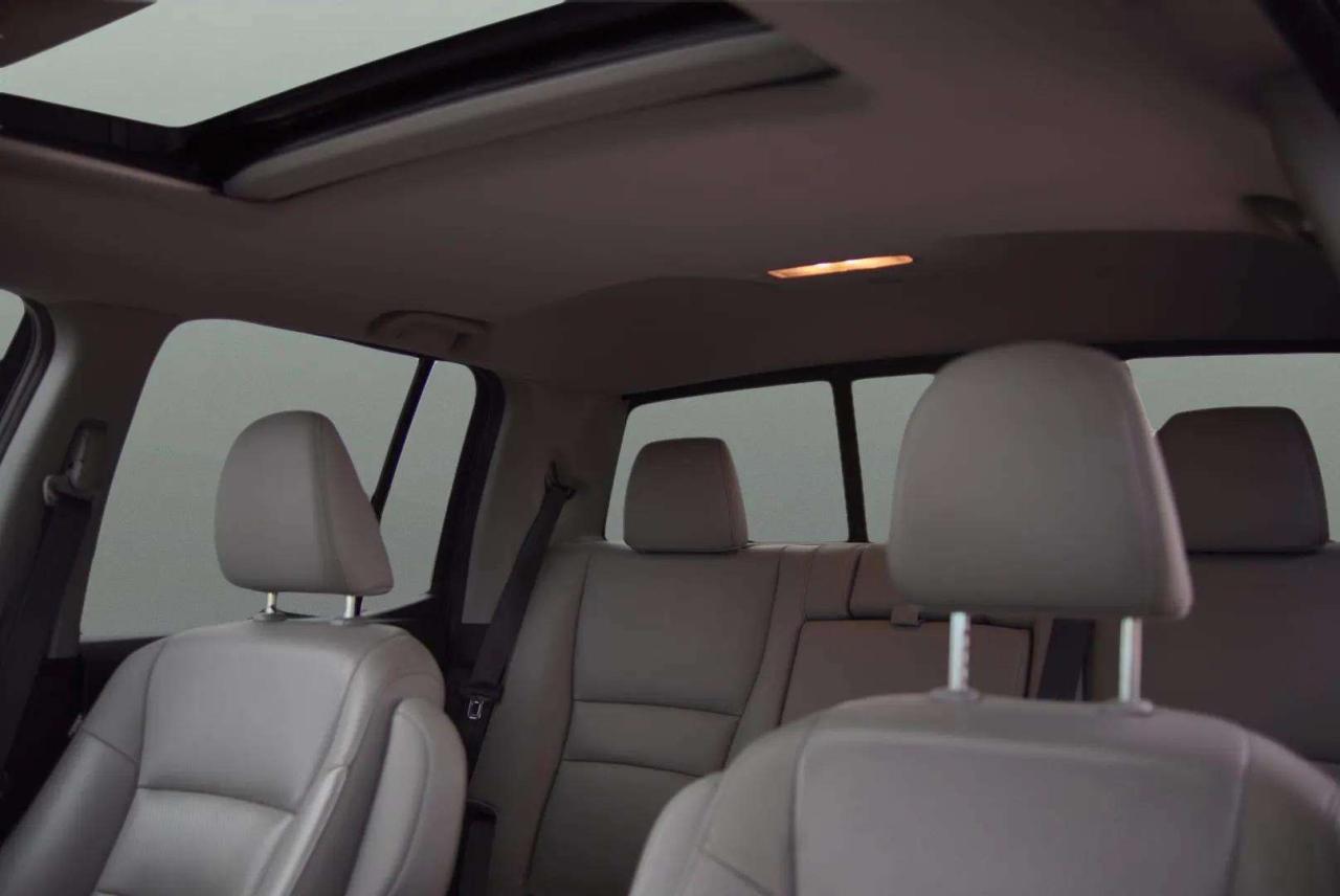 2019 Honda Ridgeline EX-L AWD - Photo #11