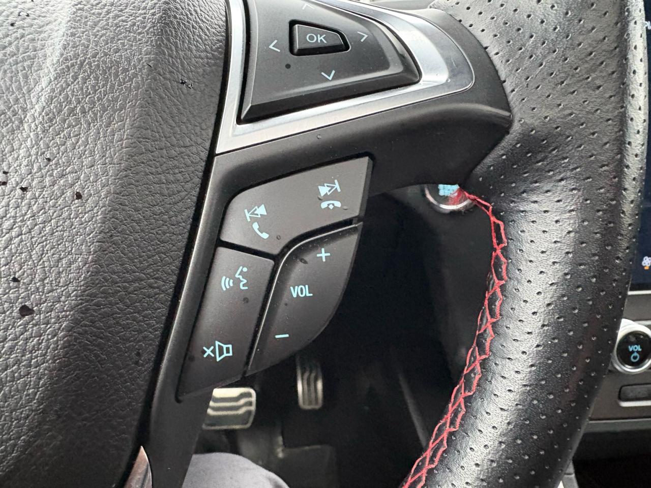 2021 Ford Edge ST-LINE, 2L ECOBOOST! AWD, PANO ROOF, HEATED WHEEL Photo