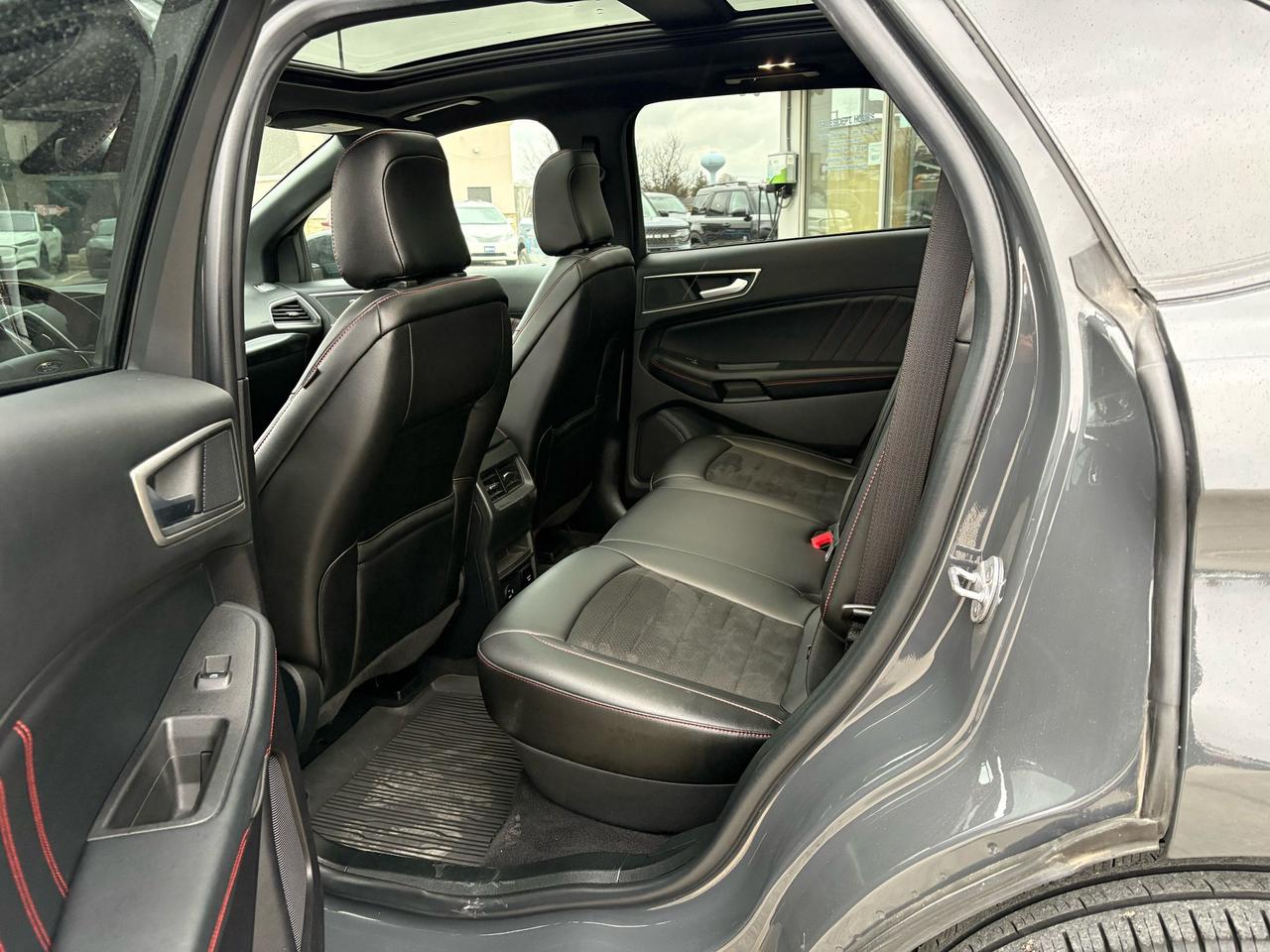 2021 Ford Edge ST-LINE, 2L ECOBOOST! AWD, PANO ROOF, HEATED WHEEL Photo