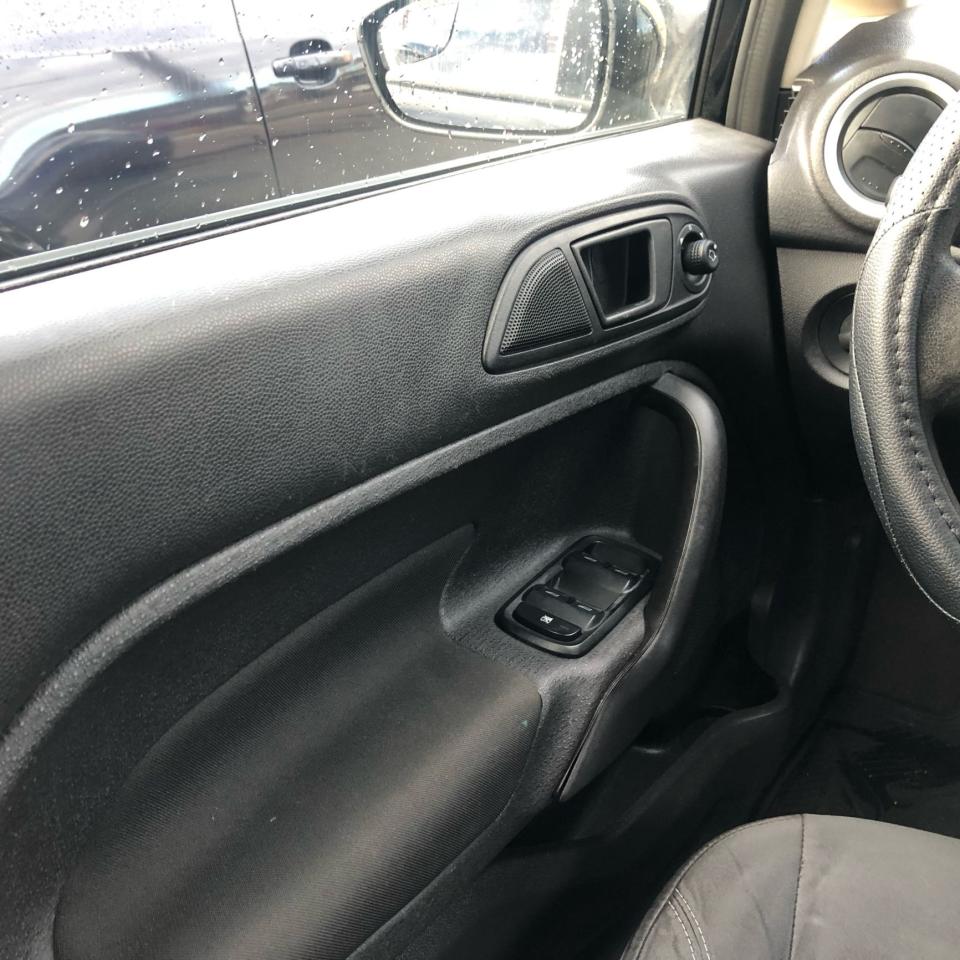 2017 Ford Fiesta SE / H.SEATS / PHONE CONNECTION