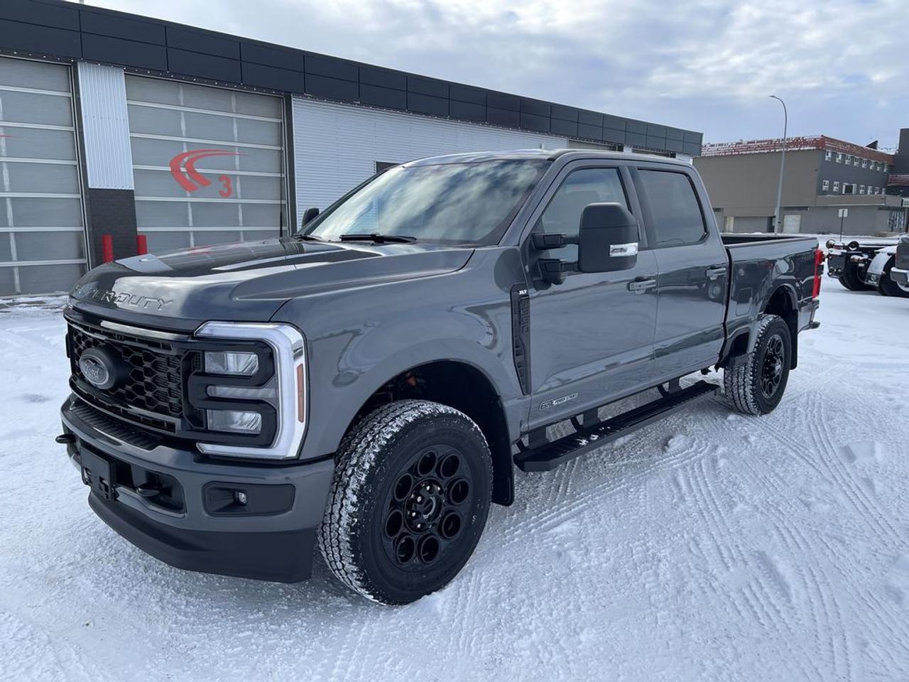 2026 Ford F-350 Super Duty SRW XLT 6.8' Box 613A Photo1