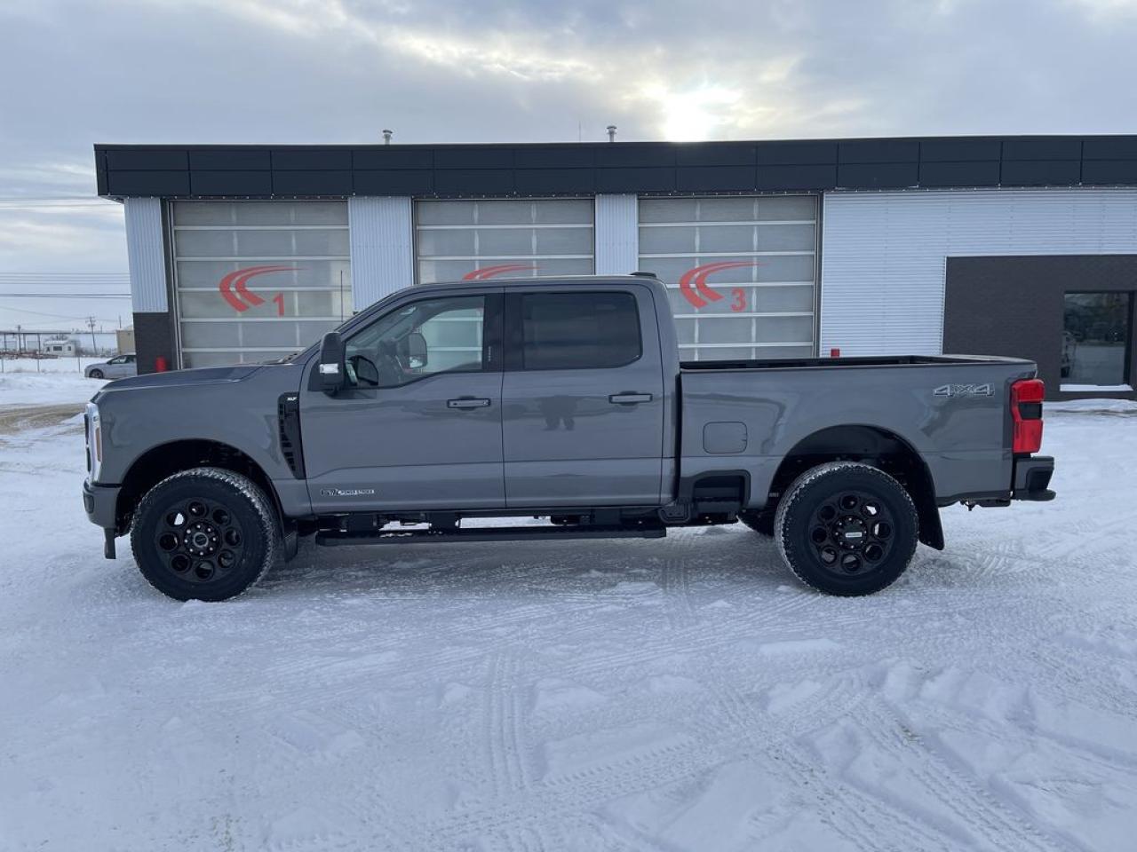 2026 Ford F-350 Super Duty SRW XLT 6.8' Box 613A Photo3