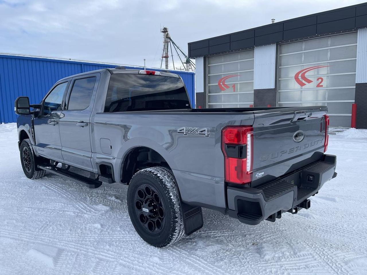 2026 Ford F-350 Super Duty SRW XLT 6.8' Box 613A Photo4