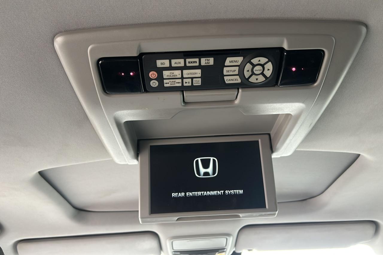 2017 Honda Pilot Touring - Photo #12