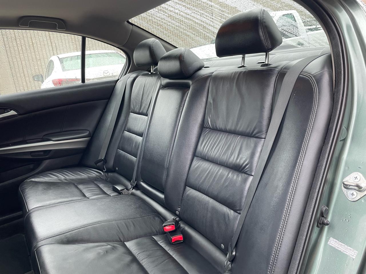 2010 Honda Accord EX-L FINANCING AVAILABLE Photo15
