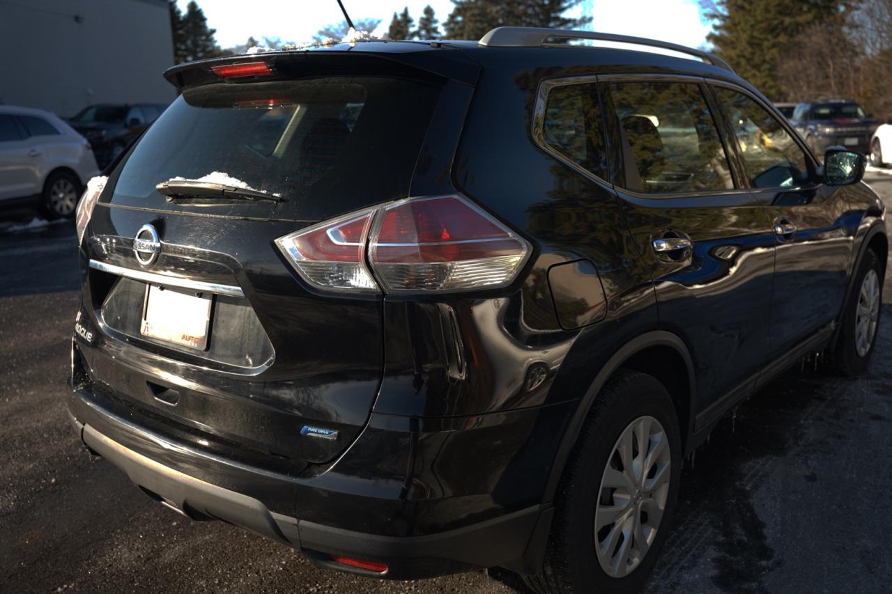2015 Nissan Rogue S 2WD - Photo #4