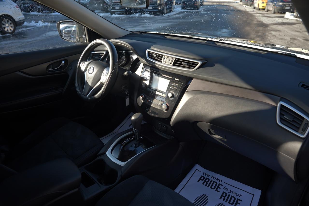 2015 Nissan Rogue S 2WD - Photo #9