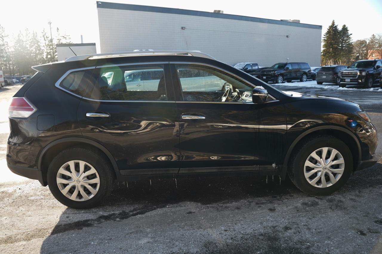 2015 Nissan Rogue S 2WD - Photo #16