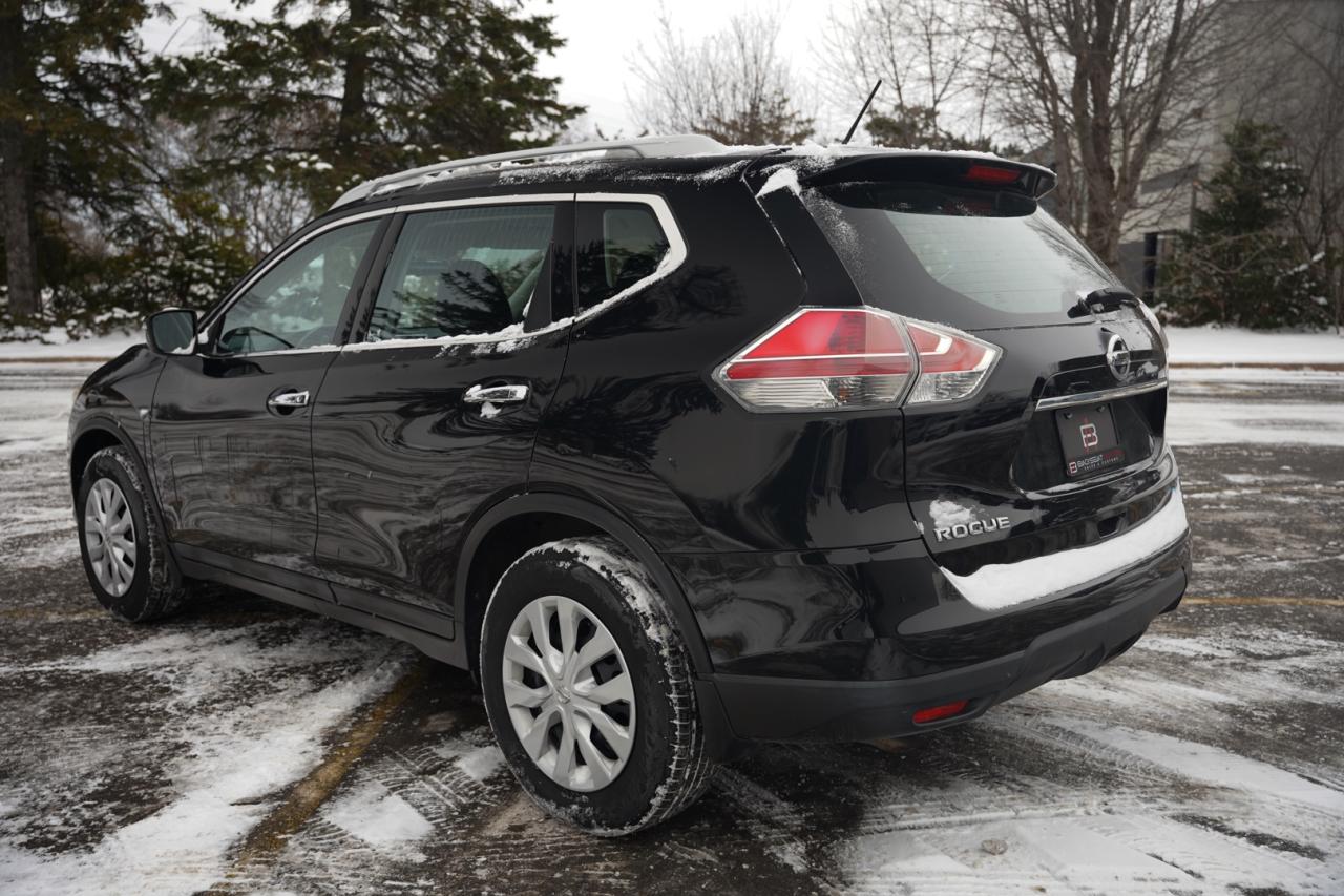 2015 Nissan Rogue S 2WD Photo