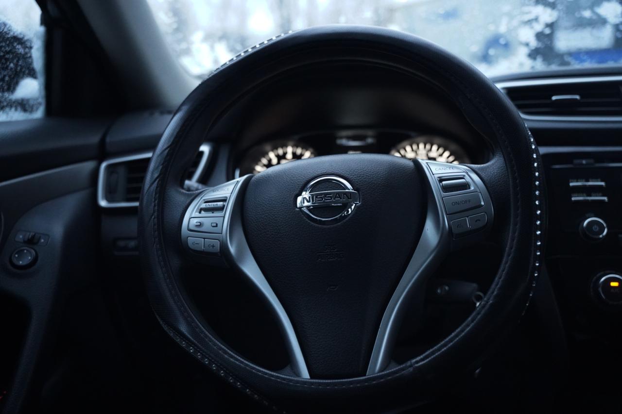 2015 Nissan Rogue S 2WD Photo