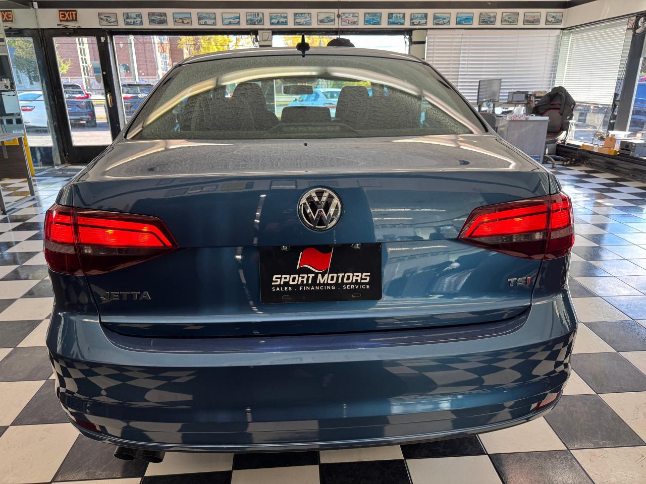 2017 Volkswagen Jetta Trendline+ApplePlay+Camera+Heated Seats+A/C Photo4