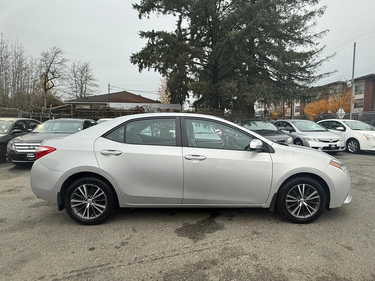 2016 Toyota Corolla FINANCING AVAILABLE Photo4